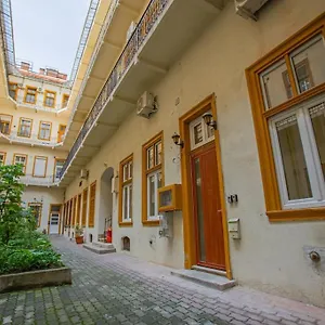 Appartamento Cute Gallery Flat In Dob Str, Mars, Budapest